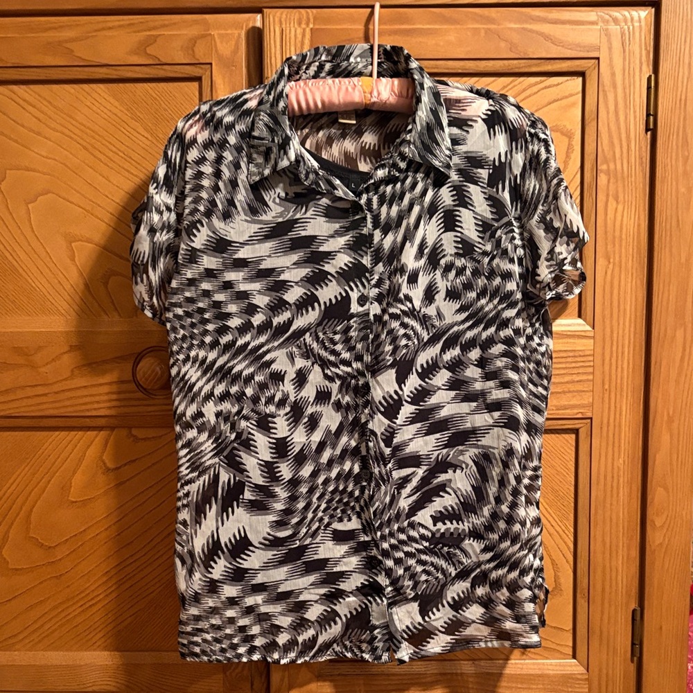 Women’s Black and White Patterned Shirt